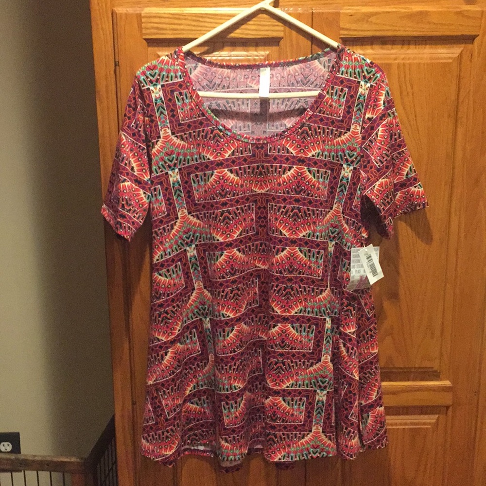 Lularoe perfect tee size medium